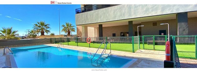 Foto 1 de Piso en venta en Campello Pueblo de 3 habitaciones con terraza y piscina