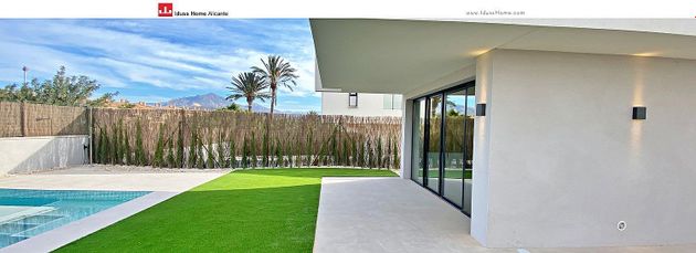 Foto 1 de Xalet en venda a calle La Sèquia de 3 habitacions amb terrassa i piscina