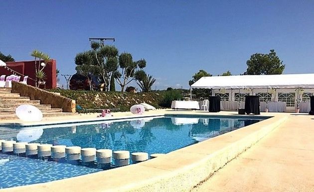 Foto 2 de Venta de chalet en Jacarilla de 4 habitaciones con terraza y piscina