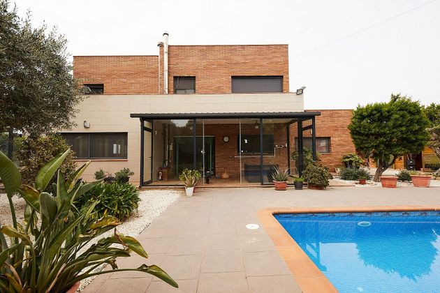 Foto 1 de Chalet en venta en Urbanitzacions de 4 habitaciones con terraza y piscina