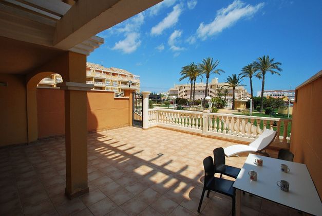 Foto 1 de Venta de piso en Les Marines/Las Marinas de 2 habitaciones con terraza y piscina