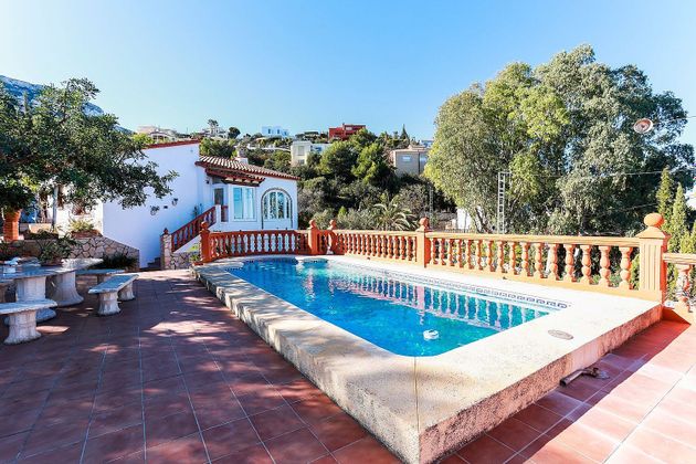 Foto 1 de Venta de chalet en El Montgó de 3 habitaciones con terraza y piscina