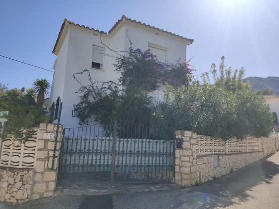 Foto 2 de Venta de chalet en El Montgó de 2 habitaciones con terraza y jardín
