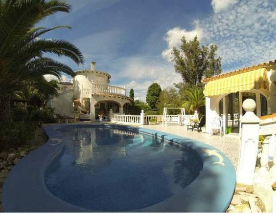 Foto 1 de Venta de chalet en La Pedrera-Vessanes de 6 habitaciones con terraza y piscina