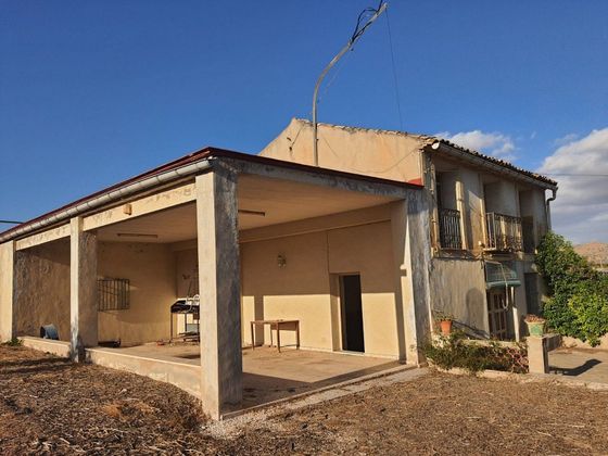 Foto 2 de Venta de chalet en Novelda de 5 habitaciones con terraza y garaje