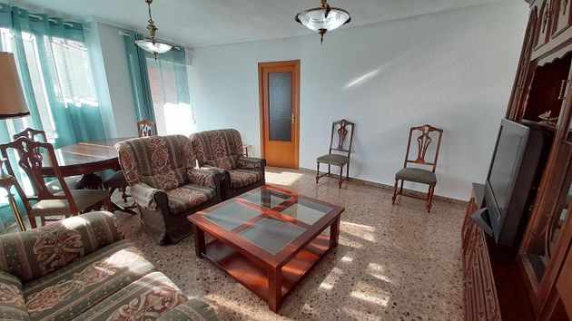 Foto 1 de Alquiler de piso en Novelda de 3 habitaciones con terraza y muebles