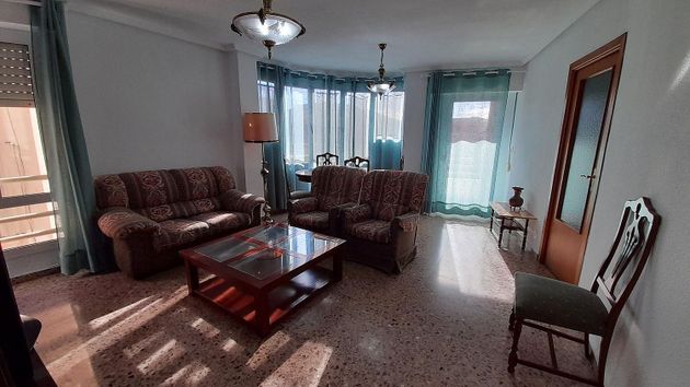 Foto 2 de Alquiler de piso en Novelda de 3 habitaciones con terraza y muebles