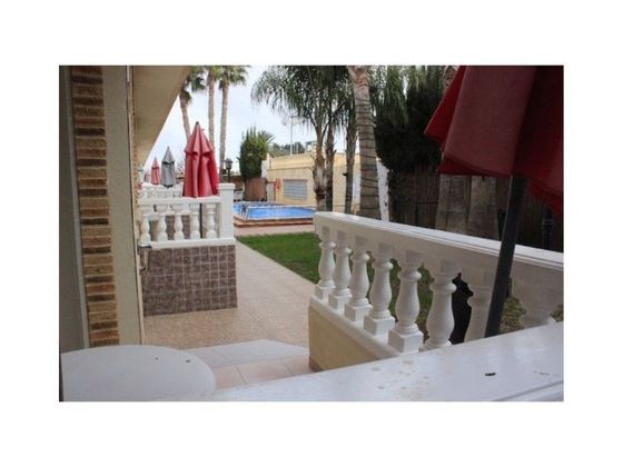 Foto 1 de Piso en venta en Nueva Torrevieja - Aguas Nuevas de 16 habitaciones con terraza y piscina
