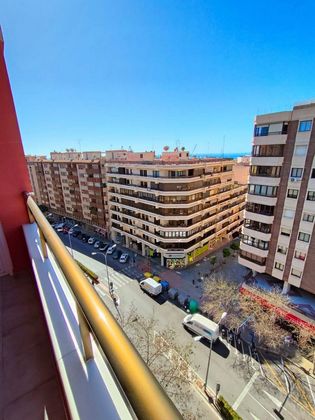 Foto 1 de Pis en lloguer a Ensanche - Diputación de 2 habitacions amb balcó i aire acondicionat