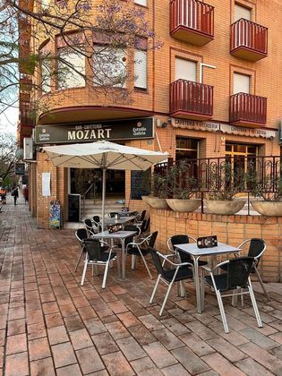 Foto 1 de Traspàs local a Altozano - Conde Lumiares amb terrassa i aire acondicionat