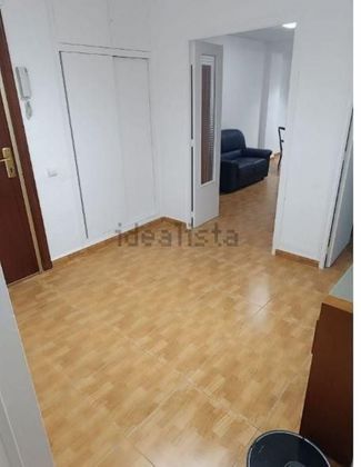 Foto 2 de Piso en alquiler en Pla de Bon Repós de 2 habitaciones con muebles y aire acondicionado