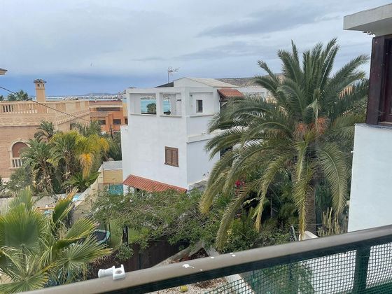 Foto 2 de Àtic en lloguer a Cabo de las Huertas de 2 habitacions amb terrassa i jardí