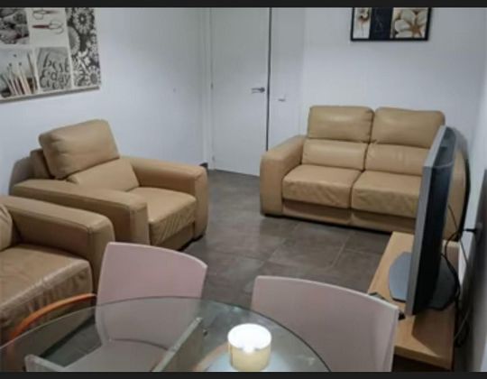 Foto 1 de Alquiler de piso en Carolinas Bajas de 4 habitaciones con terraza y muebles