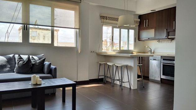 Foto 1 de Àtic en venda a calle Portugal de 1 habitació amb terrassa i aire acondicionat