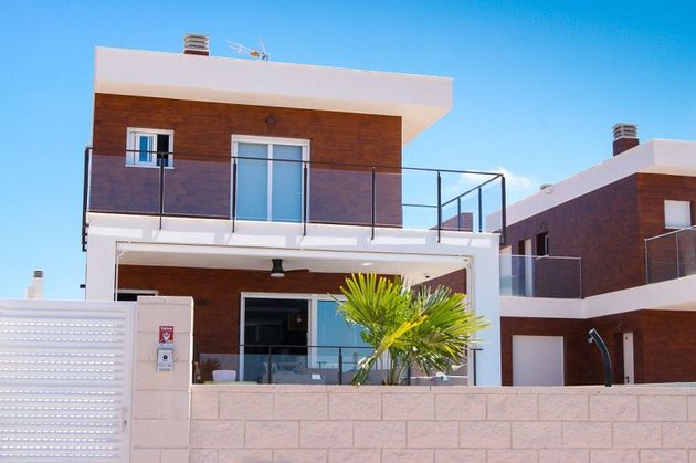 Foto 1 de Chalet en venta en Gran Alacant de 4 habitaciones con terraza y aire acondicionado