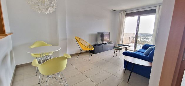 Foto 2 de Piso en venta en Los Arenales del Sol de 2 habitaciones con piscina y garaje