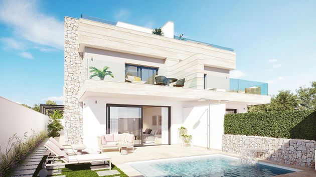 Foto 1 de Casa en venda a San Pedro del Pinatar de 3 habitacions amb terrassa i piscina