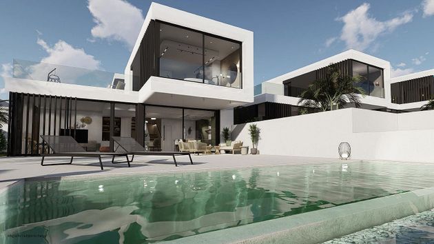 Foto 1 de Casa en venta en Rojales de 4 habitaciones con terraza y piscina