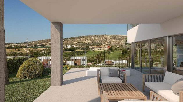 Foto 1 de Casa en venta en Montesinos (Los) de 4 habitaciones con terraza y piscina