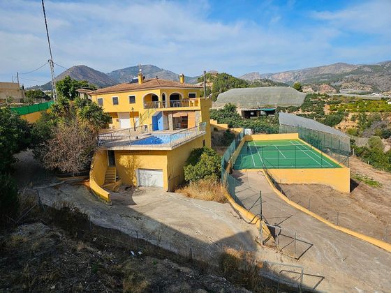 Foto 1 de Alquiler de casa en Callosa d´En Sarrià de 6 habitaciones con terraza y piscina
