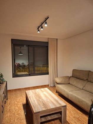 Foto 2 de Piso en venta en Petrer de 3 habitaciones con terraza y garaje