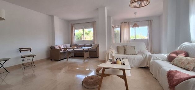 Foto 2 de Casa en venda a Gran Alacant de 4 habitacions amb terrassa i piscina