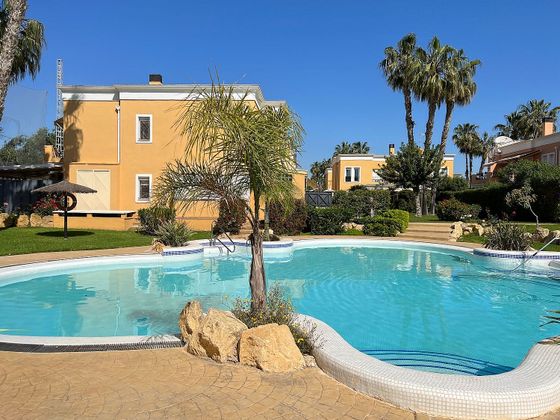 Foto 1 de Venta de casa adosada en Alicante Golf de 4 habitaciones con terraza y piscina