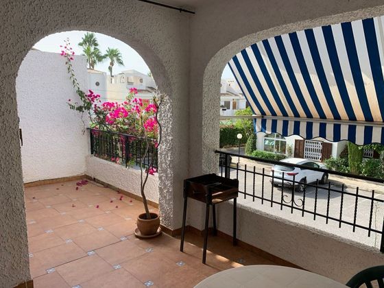 Foto 2 de Casa adossada en venda a Cabo Roig - La Zenia de 4 habitacions amb terrassa i piscina