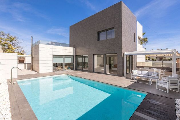 Foto 1 de Xalet en venda a Torrelamata - La Mata de 4 habitacions amb terrassa i piscina