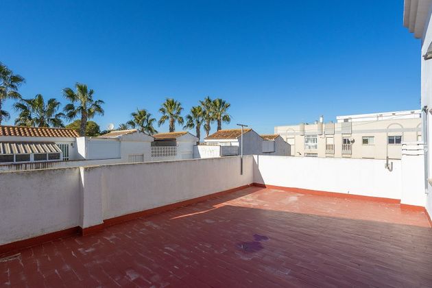 Foto 1 de Piso en venta en Centro - Alcazares, Los de 4 habitaciones con terraza y balcón