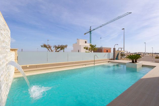 Foto 2 de Xalet en venda a San Miguel de Salinas de 5 habitacions amb terrassa i piscina