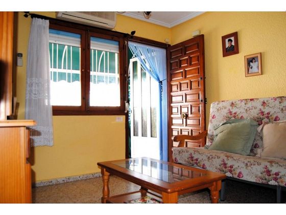 Foto 2 de Venta de casa en calle Onil de 2 habitaciones con terraza y aire acondicionado
