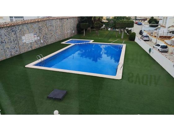 Foto 2 de Casa en venda a calle Canarias de 3 habitacions amb terrassa i piscina