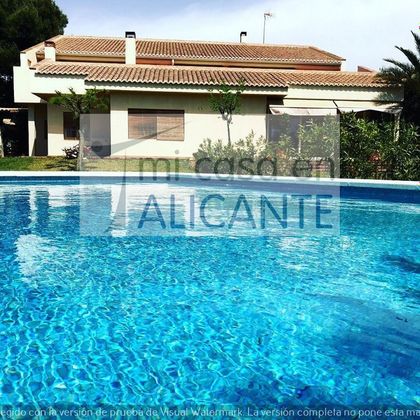 Foto 2 de Venta de chalet en San Juan de Alicante/Sant Joan d´Alacant de 5 habitaciones con terraza y piscina