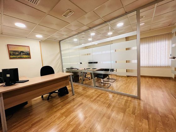 Foto 1 de Oficina en alquiler en calle Pintor Lorenzo Casanova con aire acondicionado y ascensor