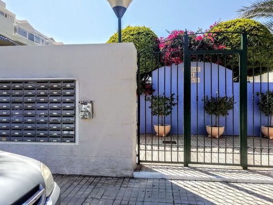 Foto 2 de Pis en lloguer a calle Esparallo de 3 habitacions amb terrassa i piscina