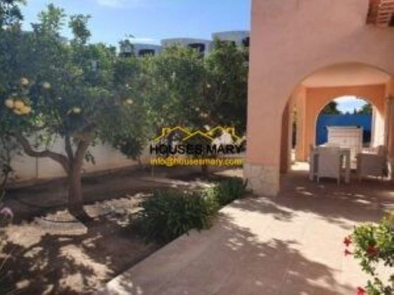 Foto 2 de Alquiler de chalet en Alfaz del Pi Pueblo-Urbanizaciones de 3 habitaciones con terraza y piscina