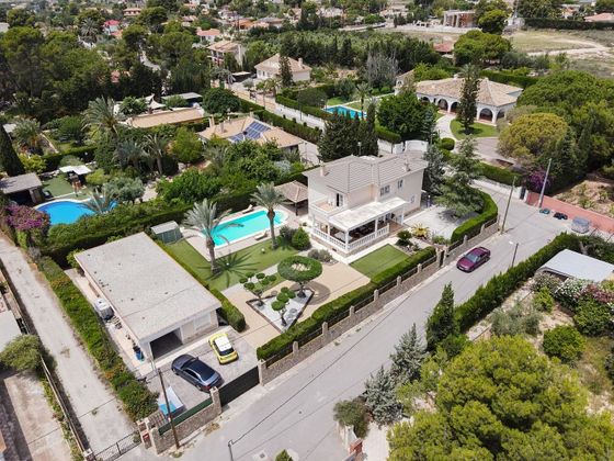 Foto 1 de Chalet en venta en calle Linx Alacant Alicante España de 5 habitaciones con terraza y piscina