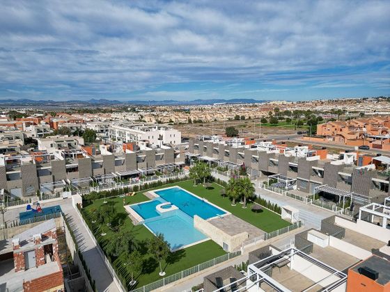 Foto 1 de Àtic en venda a avenida De Corcega de 2 habitacions amb terrassa i piscina