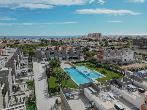 Foto 2 de Àtic en venda a avenida De Corcega de 2 habitacions amb terrassa i piscina
