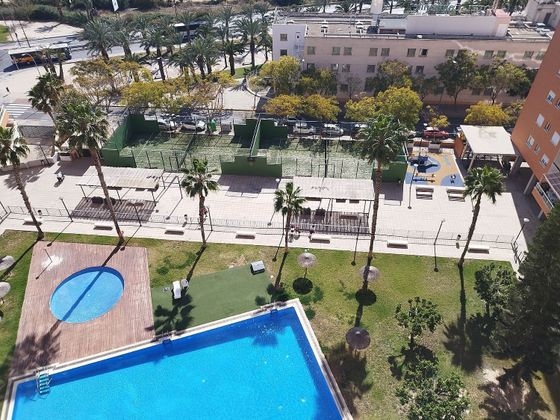 Foto 2 de Pis en venda a calle Alcalde José Luís Lassaletta de 3 habitacions amb terrassa i piscina