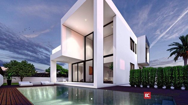 Foto 1 de Casa en venda a calle Maestro José Garberí Serrano de 4 habitacions amb terrassa i piscina