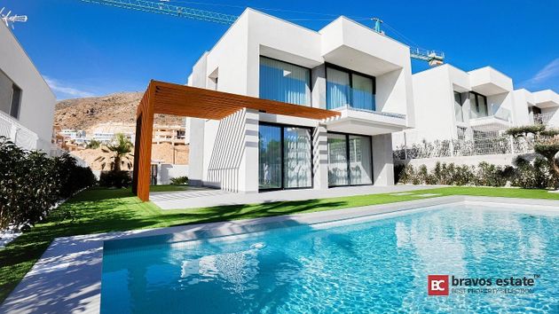 Foto 1 de Casa en venda a avenida De la Vila Joiosa de 3 habitacions amb terrassa i piscina