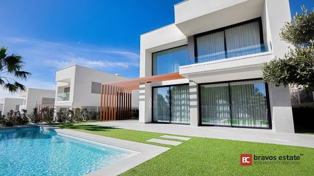 Foto 2 de Casa en venda a avenida De la Vila Joiosa de 3 habitacions amb terrassa i piscina