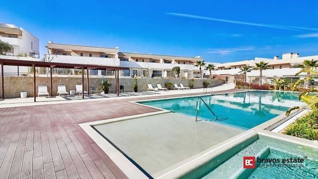 Foto 2 de Casa en venta en carretera Valencia de 4 habitaciones con piscina y garaje