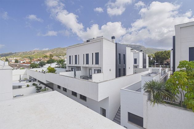 Foto 2 de Casa en venta en calle Orió de 3 habitaciones con terraza y piscina
