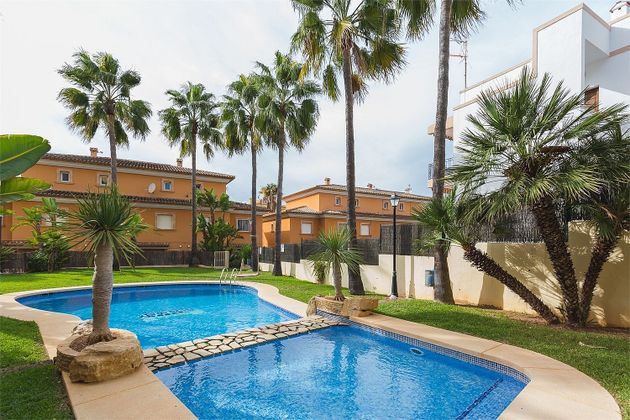 Foto 1 de Casa en venda a calle Génova de 2 habitacions amb terrassa i piscina