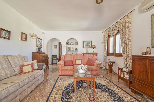 Foto 2 de Casa en venda a calle Els Olius de 4 habitacions amb terrassa i garatge