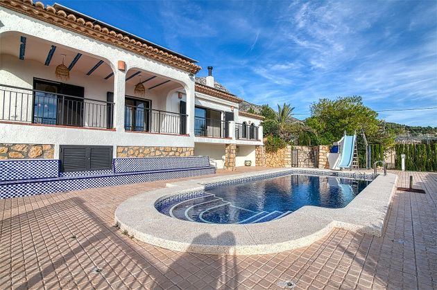 Foto 2 de Casa en venda a calle Partida Toll de 4 habitacions amb terrassa i piscina