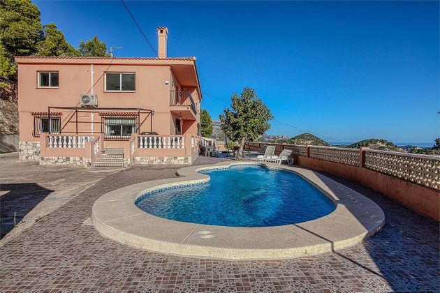 Foto 1 de Casa en venda a calle De Sant Ramon de 7 habitacions amb terrassa i piscina